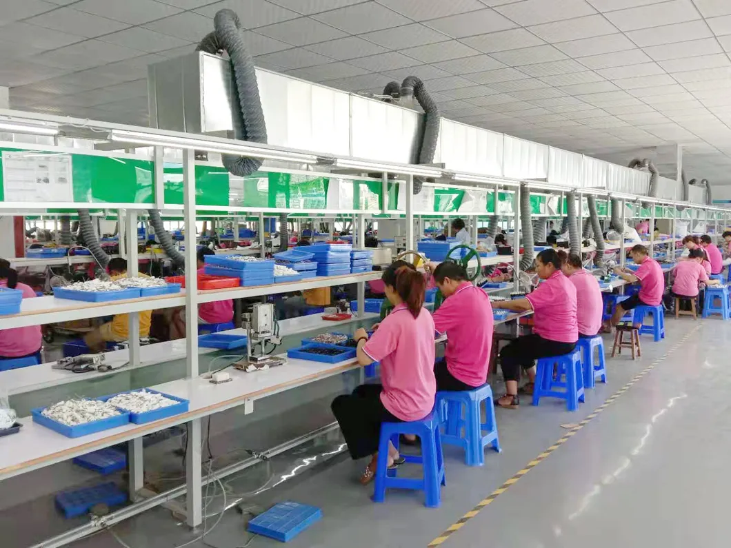 6.7GHz 5-6dBi Gain Outdoor Waterproof Fiberglass Base Station Antenna