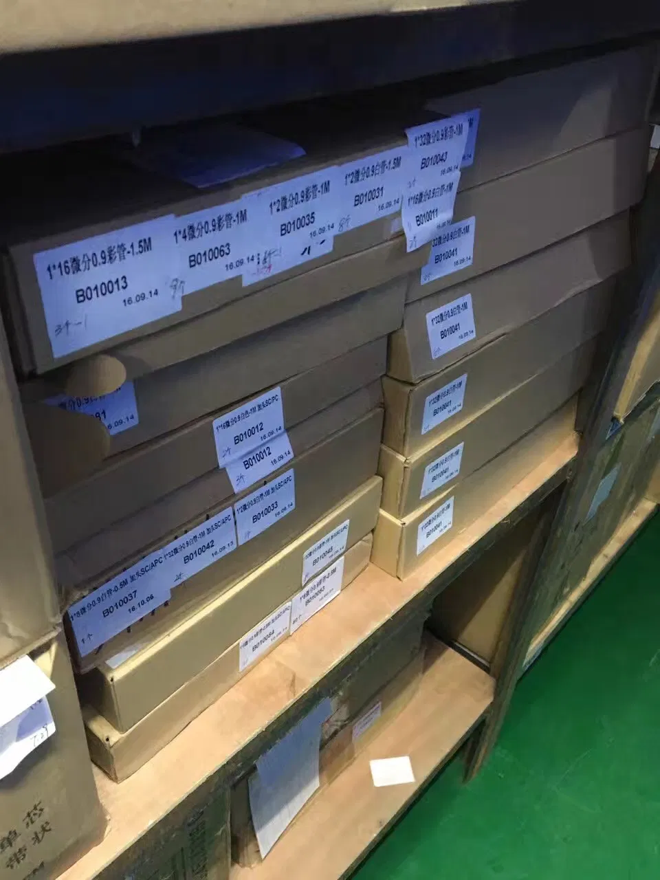 Wall Mounted Sc Upc APC Fiber Optic Terminal Box with ABS PC Material FTTH